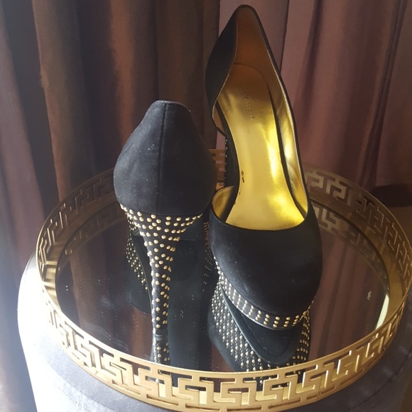 Shoes - Picture 3 of 4